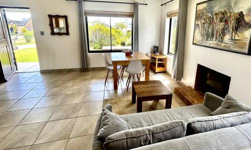 Pringle Bay Apartment | Happy Place Pringle Bay for 2