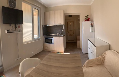 Pomorie Apartment | Happy smiles