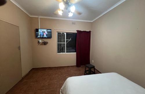 Phalaborwa House | Happy time guest houses