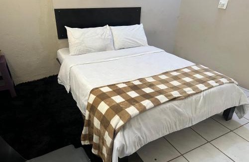 Phalaborwa House | Happy time guest houses
