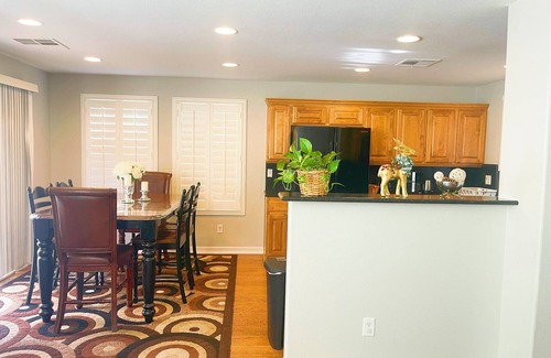 Green Valley North House | Happy tree house, Casino/airport only 7 minutes