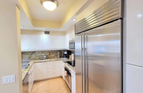 Pacific Terrace Condo | Harbor Club Luxury Condo in the Gaslamp District of downtown San Diego