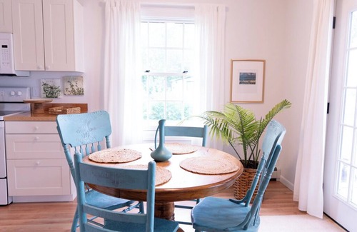 Pepin Apartment | Harbor Hill Inn Cottage - Piano Suite