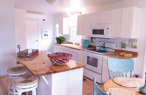 Pepin Apartment | Harbor Hill Inn Cottage - Piano Suite