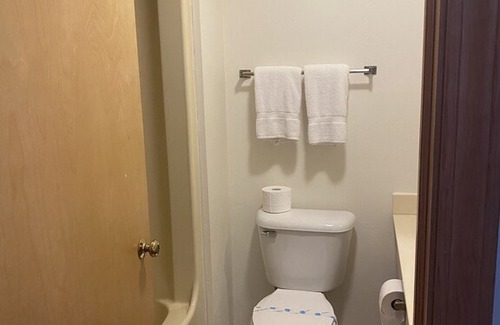 Washington Island Hotel | Harbor Inn- Waterfront Room #15 - one queen bed