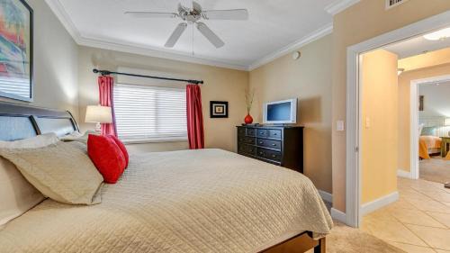 Holiday Isle House | Harbor Landing 203B - Spacious Condo with views of the Harbor and Gulf