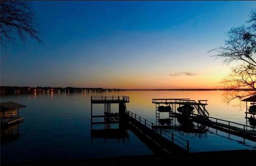 Gun Barrel City House | Harbor Point Hideaway,Sleeps 8, on open water