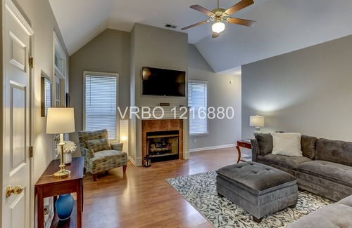 Memphis House | Harbor Town home close to downtown Memphis