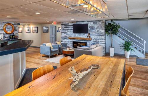 Manitowoc Hotel | Harbor Town Inn, BW Signature Collection