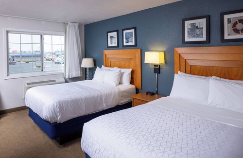 Manitowoc Hotel | Harbor Town Inn, BW Signature Collection