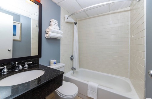 Manitowoc Hotel | Harbor Town Inn, BW Signature Collection