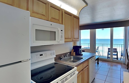 Lenox Park Condo | Harbour Beach Resort 505 | Views + Resort Amenities