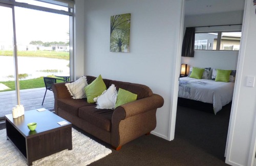 Matarangi Bed & Breakfast | Harbour Drive B&B