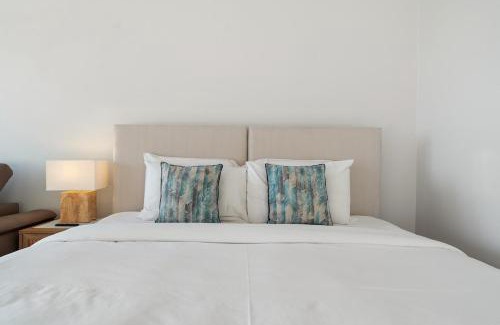 Cullen Bay Apartment | Harbour Haven Penthouse with Marina view, Balcony and BBQ