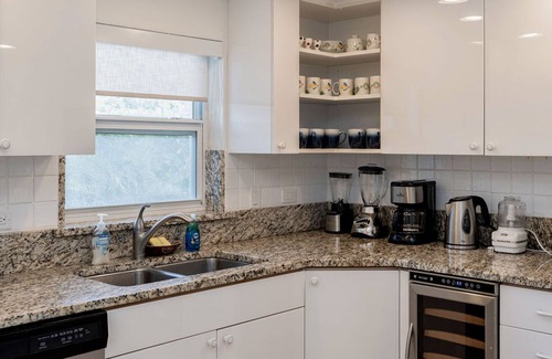 Seven Mile Beach House | Harbour Heights #41 Seven Mile Beach, Second Floor 4 Bedroom, 3.5 Bathroom Townhouse