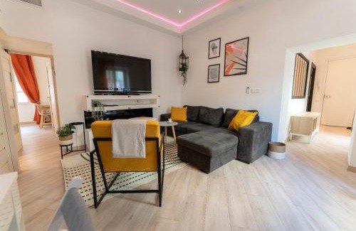 Liberation Apartment | Harbour Pearl - AC & Breakfast - 3min Walk to Tram