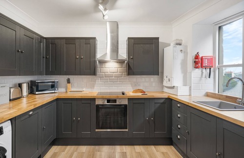 Mylor Churchtown Apartment | Harbour Steps is the ideal bolthole for two looking to stay in the hustle and bustle of Falmouth; on