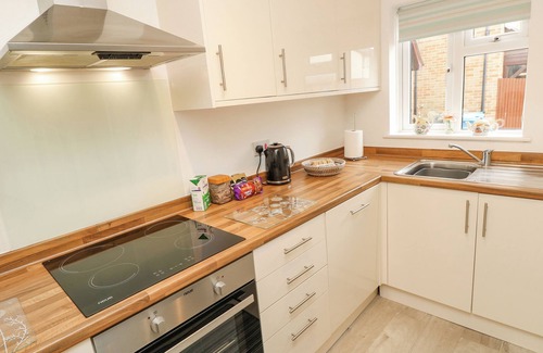 Poole Cottage | HARBOUR VIEW POOLE, family friendly, country holiday cottage in Poole