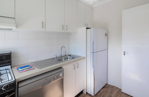 McMahons Point Apartment | Harbourside 79 - Holiday special with Luna Park and Berry Bay views