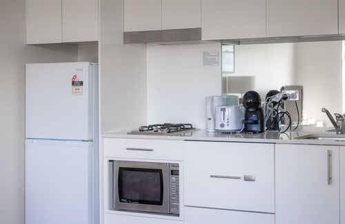 McMahons Point Apartment | Harbourside 81 - Stunning Studio Apartment - Harbour Bridge & Opera House Views