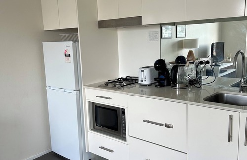 McMahons Point Apartment | Harbourside 81 - Stunning Studio Apartment - Harbour Bridge & Opera House Views