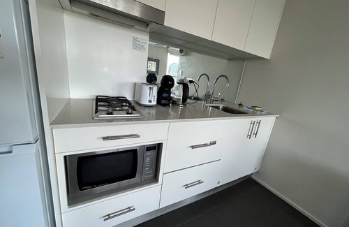 McMahons Point Apartment | Harbourside 81 - Stunning Studio Apartment - Harbour Bridge & Opera House Views