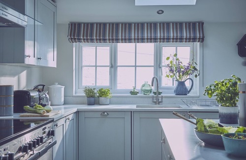 Craster Cottage | Harbourway - a pet friendly that sleeps 8 guests in 4 bedrooms