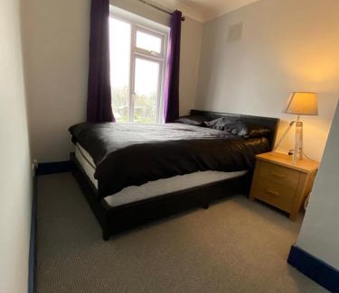 King's Lynn Cabin | Harewood Lodge - Single and Double Rooms Self Serve Apartment