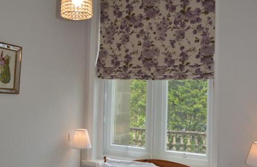 Wormhill House | Hargate Hall - Bakewell