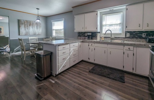 Bismarck House | Harmon Haven 2-bedroom house in amazing central Bismarck with AC!