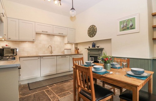 Gattonside Cottage | HARMONY COTTAGE - HARMONY GARDENS, pet friendly in Melrose