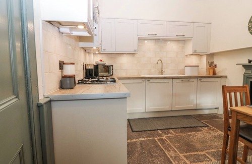 Gattonside Cottage | HARMONY COTTAGE - HARMONY GARDENS, pet friendly in Melrose