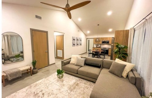 McAllen House | Harmony home, enjoy your living!