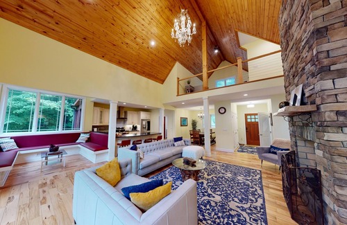 Victor Cabin | Harmony House Luxury Cabin with National Park Access
