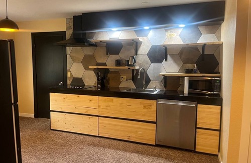 Georgetown House | Harmony Mountain view Family-sized house with designer renovation and game room!