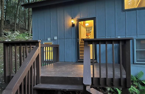Lake Ariel Cabin | Harvest Moon Lodge- 3 Bedroom 1 Bathroom Cabin in The Hideout, Lake Ariel, PA