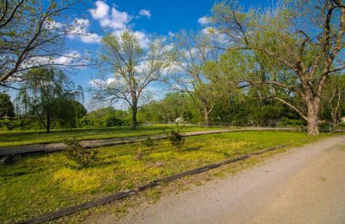 Wagoner Apartment | Harveys House - STUDIO Attached Apartment - Fort Gibson lake area