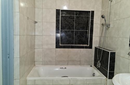 Eikenbosch House | Hasate Guest House 10 Florence street Oakdale Belliville 7530 cape town south African