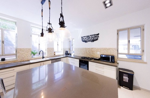 Hod HaSharon Villa | HaSharon Tranquil Villa by Sea N' Rent