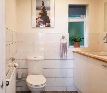 Hastings House | Hastings Guest House with free private parking