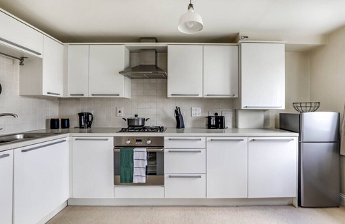 Hatfield Apartment | Hatfield Uni | Free Parking | Business, Families