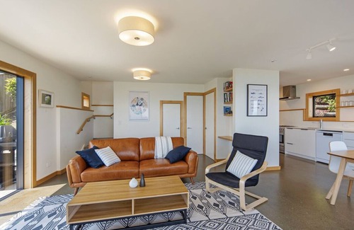 Stepneyville House | Haulashore Views - Nelson Waterfront Vacation Home