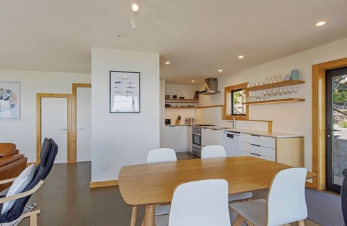 Stepneyville House | Haulashore Views - Nelson Waterfront Vacation Home