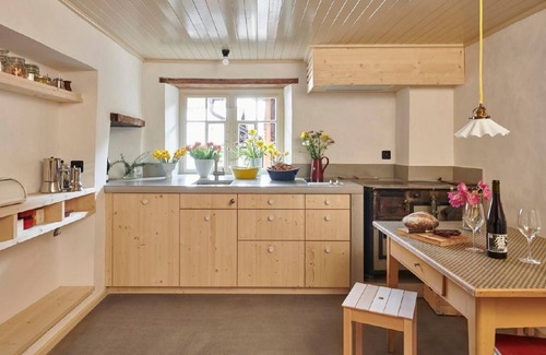 Jenaz House | Haus am Platz - Vacation in architectural monument