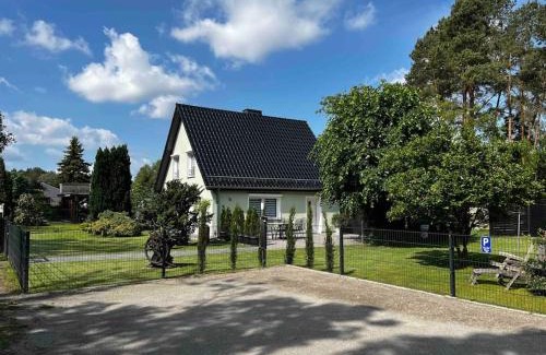 Oberhavel Apartment | -Haus am Wäldchen-