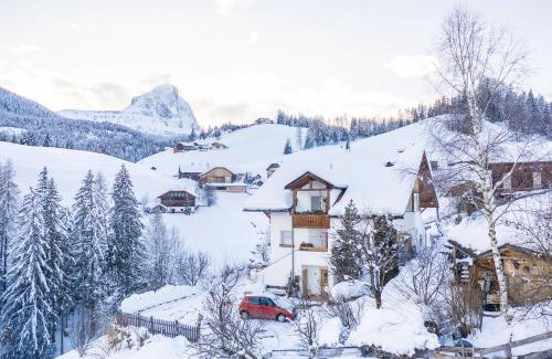 San Martino in Badia Apartment | Haus Belodei - Apt B