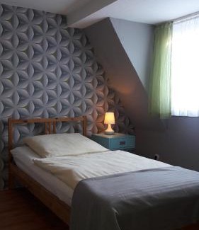 Neuendorf House | Haus des Handwerkers
