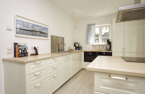 Wiek House | Haus Schwedentraum - Gemütliches Haus mit Kamin, Sauna, Garten und Terrasse - Haus Schwedentraum