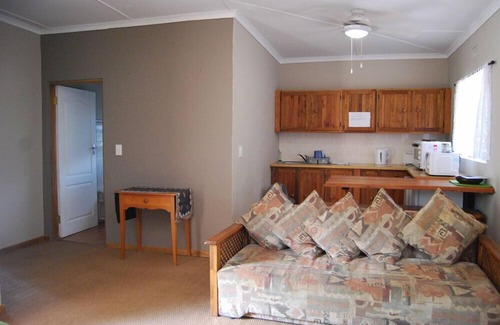 Oudtshoorn Cottage | Haus Victoria Self Catering Cottages