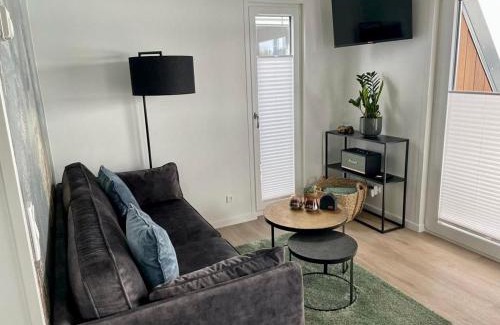 Luebeck House | Hausboot Aurora Lübeck mit großem Sonnendeck